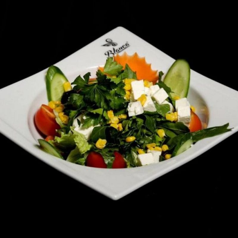 Pesto Soslu Tavuk Salata