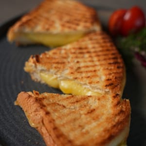 Beyaz Peynirli Tost