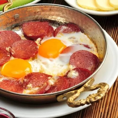 Sucuklu Yumurta