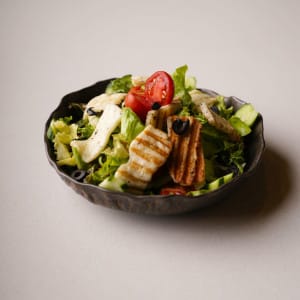 Hellim Peynirli Salata