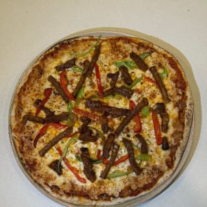 Chili Beef Pizza
